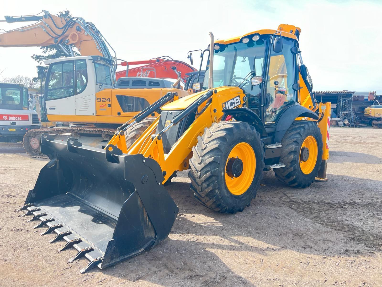 Tractopelle JCB 4CX T4F, 4 roues motrices, 2800h, 2019