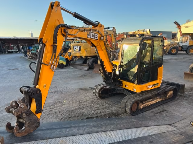 Pelle compacte JCB 85Z-1 Eco avec 2 godets, 2017